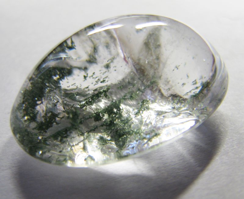 Фото Зеленый моховый кварц (горный хрусталь) с хлоритом 