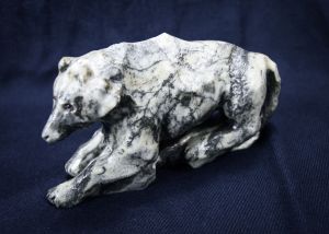 Статуэтка Волк из мохового океанического агата 